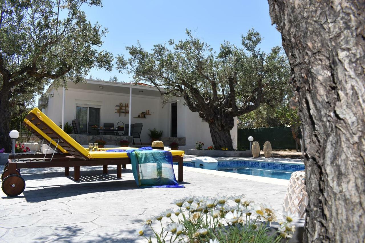 Olive Sense With Jacuzzi And Sauna Afantou