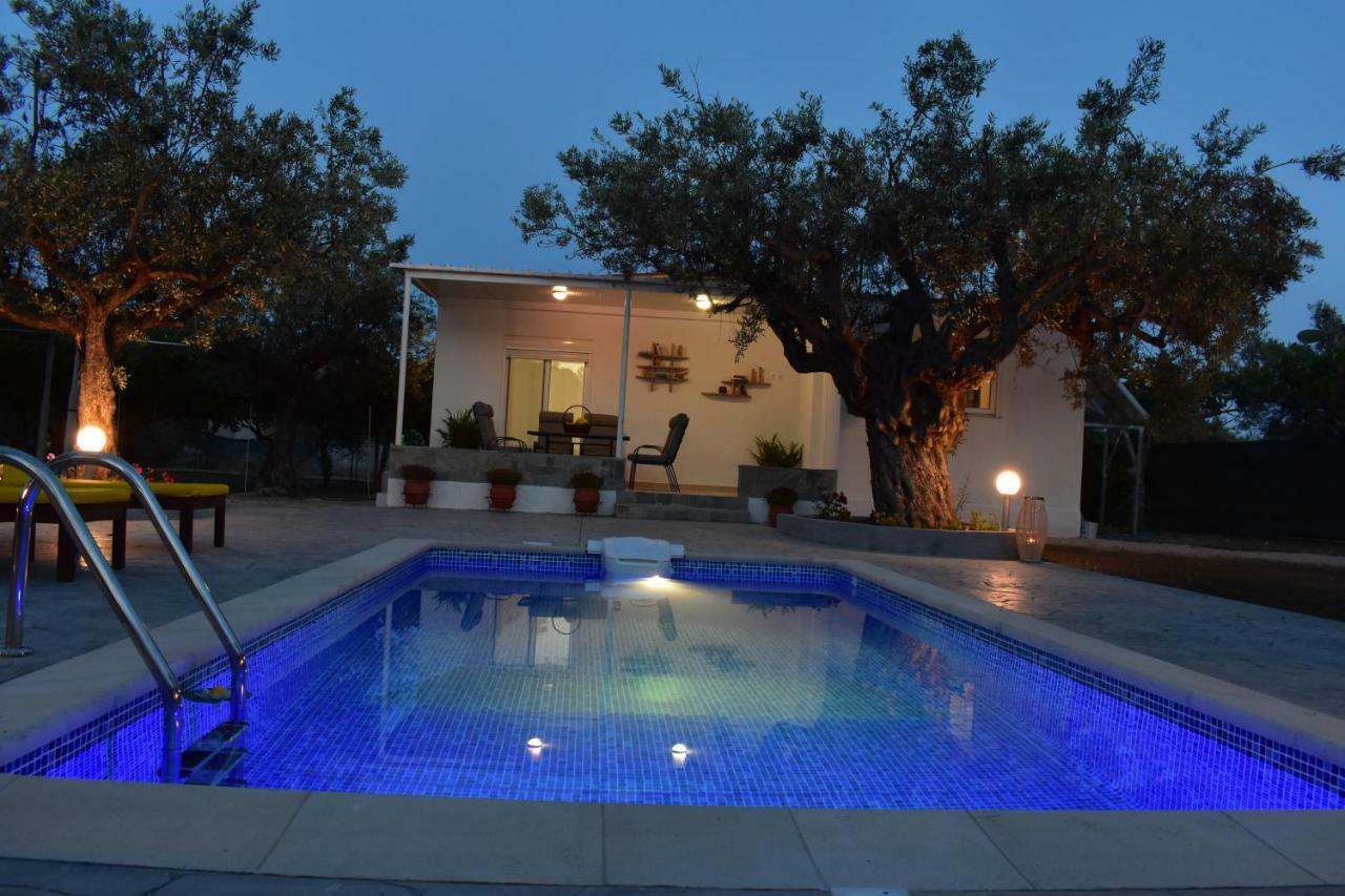 Olive Sense With Jacuzzi And Sauna Afantou